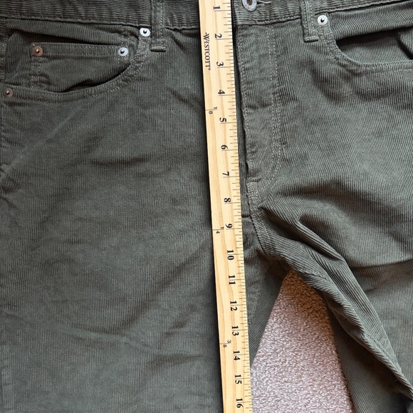 J. Crew Men’s 770 Straight Fit 5 Pocket Olive Stretch Corduroy Pant | Size 33x32 - Picture 6 of 16